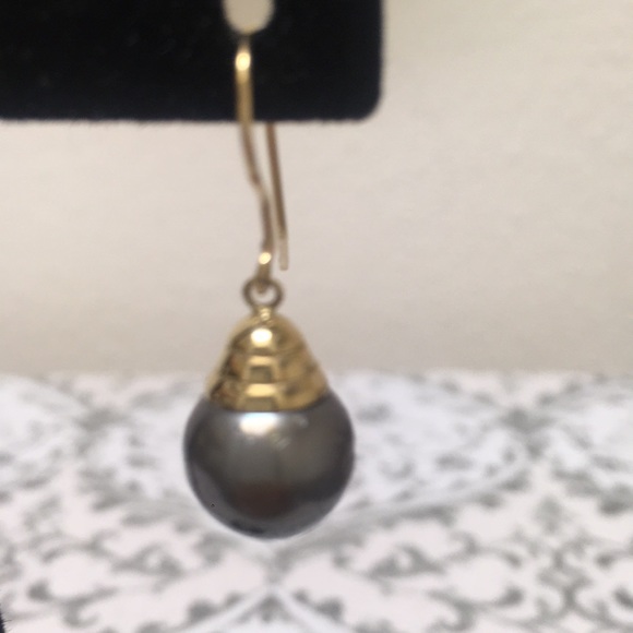 Tahatian black pearl 14 kt earrings - Picture 2 of 12